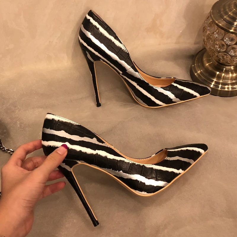 2021 Fashion free shipping new black white python leather Poined Toe Stiletto high heel shoe pump HIGH-HEELED SHOE dress shoes
2021 Fashion free shipping new black white python leather Poined Toe Stiletto high heel shoe pump HIGH-HEELED SHOE dress shoes