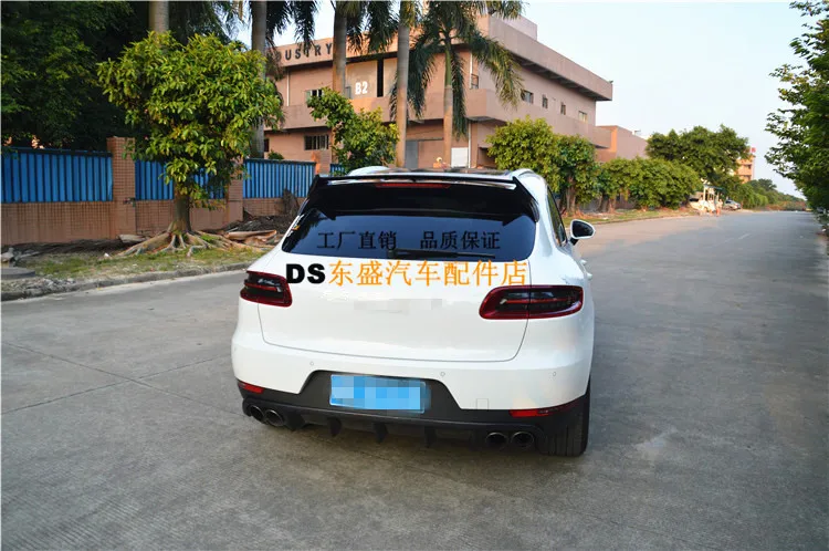 Fit for Porsche MACAN GTS carbon fiber Rear diffuser bumper rear lip rear spoiler
Fit for Porsche MACAN GTS carbon fiber Rear diffuser bumper rear lip rear spoiler