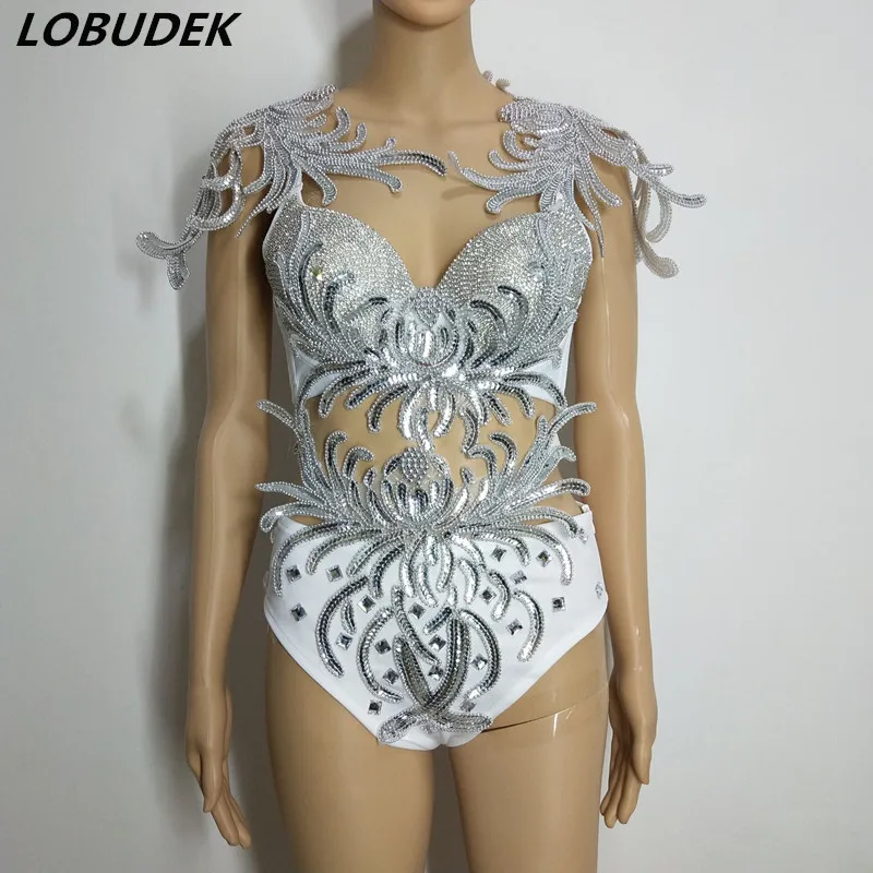 Silvery White Sequins Bling Crystals sexy Bikini Female DJ DS Costume Bar Nightclub jazz Pole dancing performance stage outfits
Silvery White Sequins Bling Crystals sexy Bikini Female DJ DS Costume Bar Nightclub jazz Pole dancing performance stage outfits