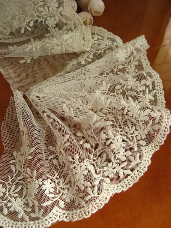 10 yards Off White Embroidered Lace Vintage Gauze Lace Scollaped Tulle Bridal Lace
10 yards Off White Embroidered Lace Vintage Gauze Lace Scollaped Tulle Bridal Lace