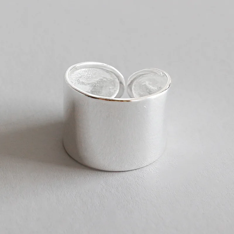 WYJZY Simple wide-faced smooth sterling silver opening ring for women Korean version of ladies casual matching jewelry
WYJZY Simple wide-faced smooth sterling silver opening ring for women Korean version of ladies casual matching jewelry