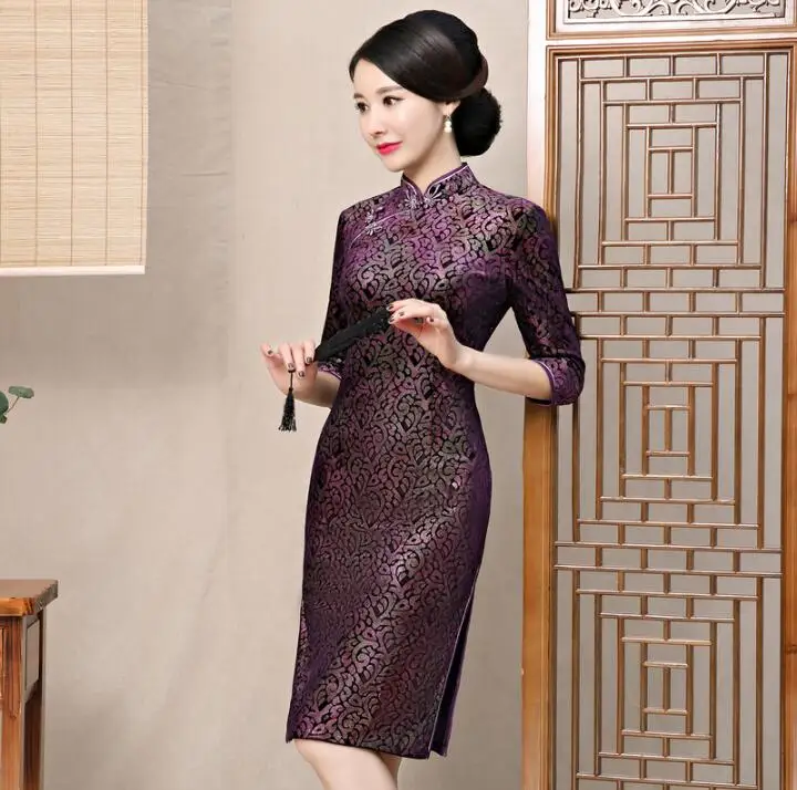 Autumn Velvet Chinese Style Mother Dress Vintage Chinese Women Floral Beaded Qipao Slim New Cheongsam Lady Plus Size M-4XL
Autumn Velvet Chinese Style Mother Dress Vintage Chinese Women Floral Beaded Qipao Slim New Cheongsam Lady Plus Size M-4XL