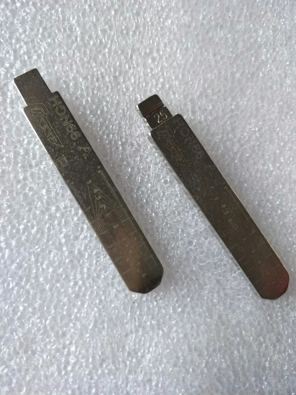 Free Shipping 10pcs/lot Engraved Line For 2 in 1 LiShi/HON66 Scale Shearing Teeth Blank NO.25
Free Shipping 10pcs/lot Engraved Line For 2 in 1 LiShi/HON66 Scale Shearing Teeth Blank NO.25
