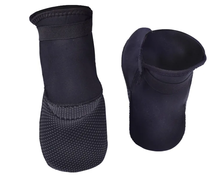 3.5MM Neoprene Water Sport Winter Swimming Socks for Adult Prevent Scratches Keep Warming Swimming Fins Belt Shut Diving Socks
3.5MM Neoprene Water Sport Winter Swimming Socks for Adult Prevent Scratches Keep Warming Swimming Fins Belt Shut Diving Socks