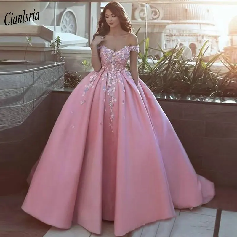 Pink Saudi Arabic Ball Gown Evening Dress With Handmade Flowers Appliques Dubai Islamic Kaftan Formal Evening Party Dresses
Pink Saudi Arabic Ball Gown Evening Dress With Handmade Flowers Appliques Dubai Islamic Kaftan Formal Evening Party Dresses