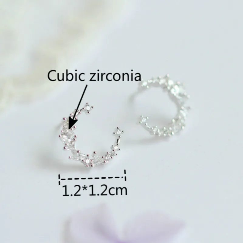 925 Sterling Silver Cubic Zirconia Moon Stud Earrings For Women Flyleaf Summer New Lady Fashion Jewelry
925 Sterling Silver Cubic Zirconia Moon Stud Earrings For Women Flyleaf Summer New Lady Fashion Jewelry
