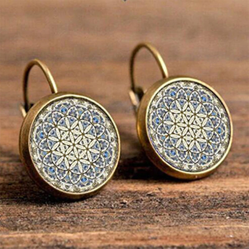 Vintage Resin Cabochon Flower Pattern Big Hanging Earring Women Vintage Gray Beauty Round Indian Ear Pendant Brincos Jewelry
Vintage Resin Cabochon Flower Pattern Big Hanging Earring Women Vintage Gray Beauty Round Indian Ear Pendant Brincos Jewelry