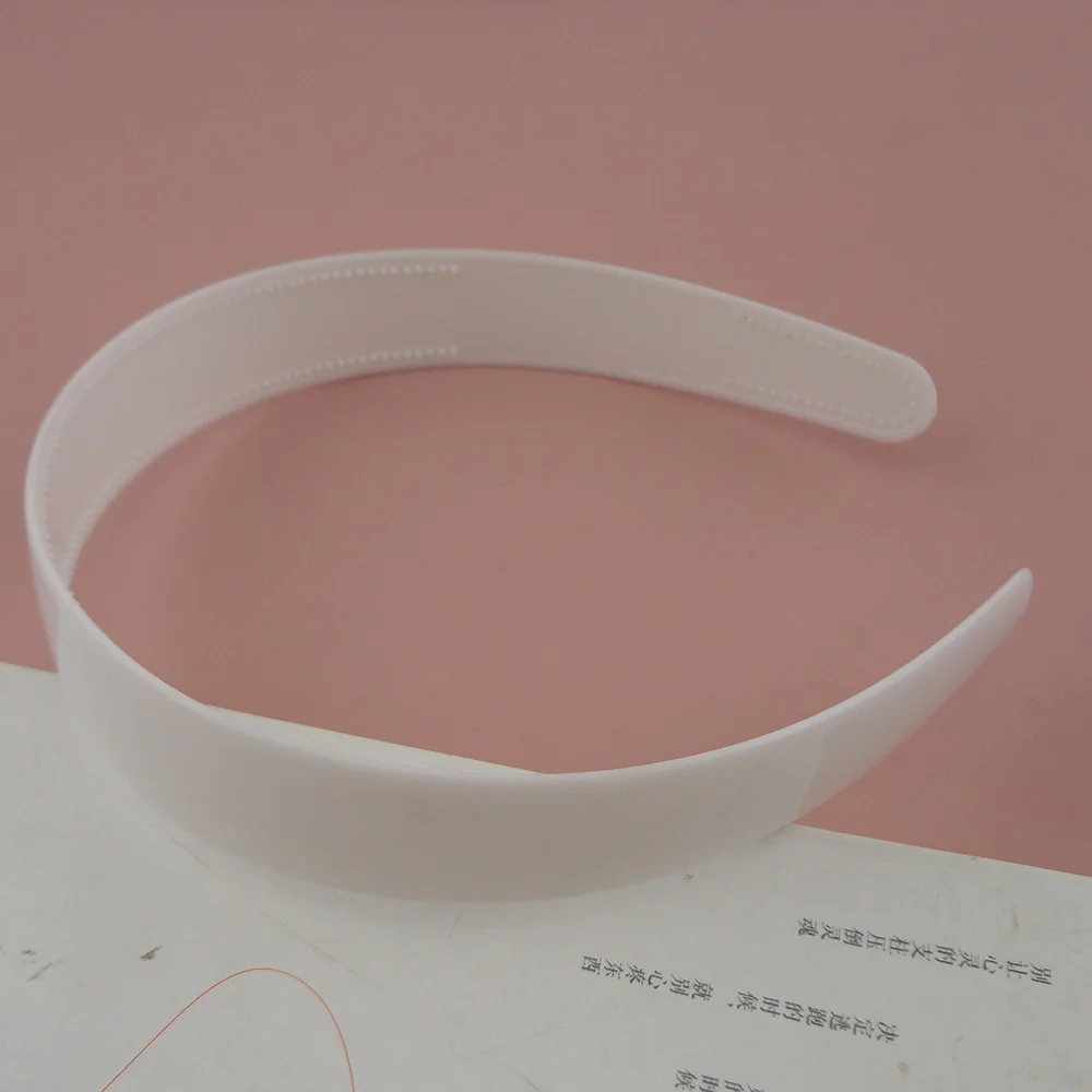 10PCS 2.5Cm 1.0" White plain Plastic hair headbands hairbands with two row teeth DIY women hair accessories top elastic
10PCS 2.5Cm 1.0" White plain Plastic hair headbands hairbands with two row teeth DIY women hair accessories top elastic