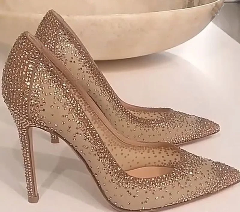Graceful Bling Bling Crystal Wedding Shoes Celebrity Popular Shallow Rhinestone Pumps Clear Pointed Toe Heeled Banquet Shoes
Graceful Bling Bling Crystal Wedding Shoes Celebrity Popular Shallow Rhinestone Pumps Clear Pointed Toe Heeled Banquet Shoes