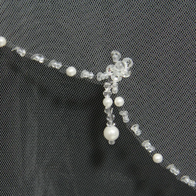 White Ivory Two Layers Bridal Veil With Crystals Beaded Wedding Veil With Combe Wedding Accessories 2019 New Arrival
White Ivory Two Layers Bridal Veil With Crystals Beaded Wedding Veil With Combe Wedding Accessories 2019 New Arrival