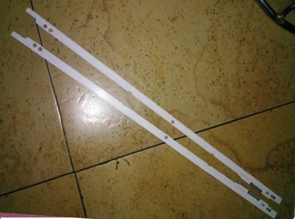 572mm LED Backlight strip 60/56leds For Samsung 46" TV UA46ES6700 UA46ES7000 2012SVS46 7032NNB UA46ES6100 LE460CSA LTJ460HW05 3D
572mm LED Backlight strip 60/56leds For Samsung 46" TV UA46ES6700 UA46ES7000 2012SVS46 7032NNB UA46ES6100 LE460CSA LTJ460HW05 3D