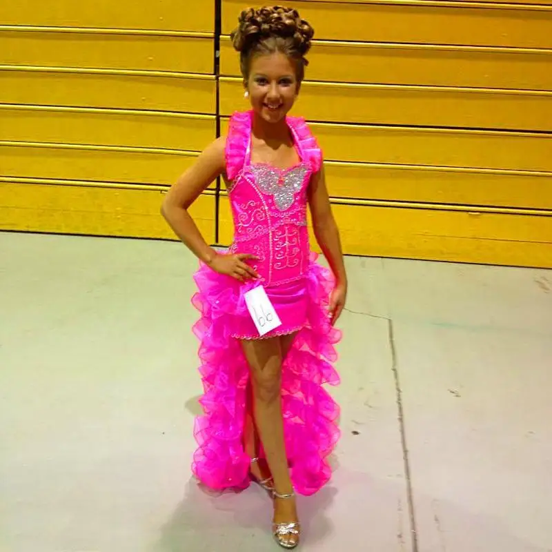 2021 Cute Hot Pink Organza Crystal Hi lo Little Kids For Wedding Halter Frock Designs Cute Cheap Beauty Girls Pangeant Dresses
2021 Cute Hot Pink Organza Crystal Hi lo Little Kids For Wedding Halter Frock Designs Cute Cheap Beauty Girls Pangeant Dresses