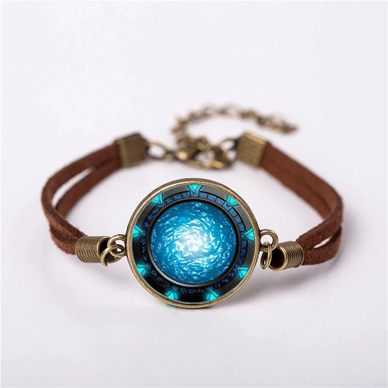 2017 Drama Stargate Portal Atlantis Pendant Jewelry Vintage Fashion Leather Bracelet Gift Women Chain Men Necklace Free Shipping
2017 Drama Stargate Portal Atlantis Pendant Jewelry Vintage Fashion Leather Bracelet Gift Women Chain Men Necklace Free Shipping