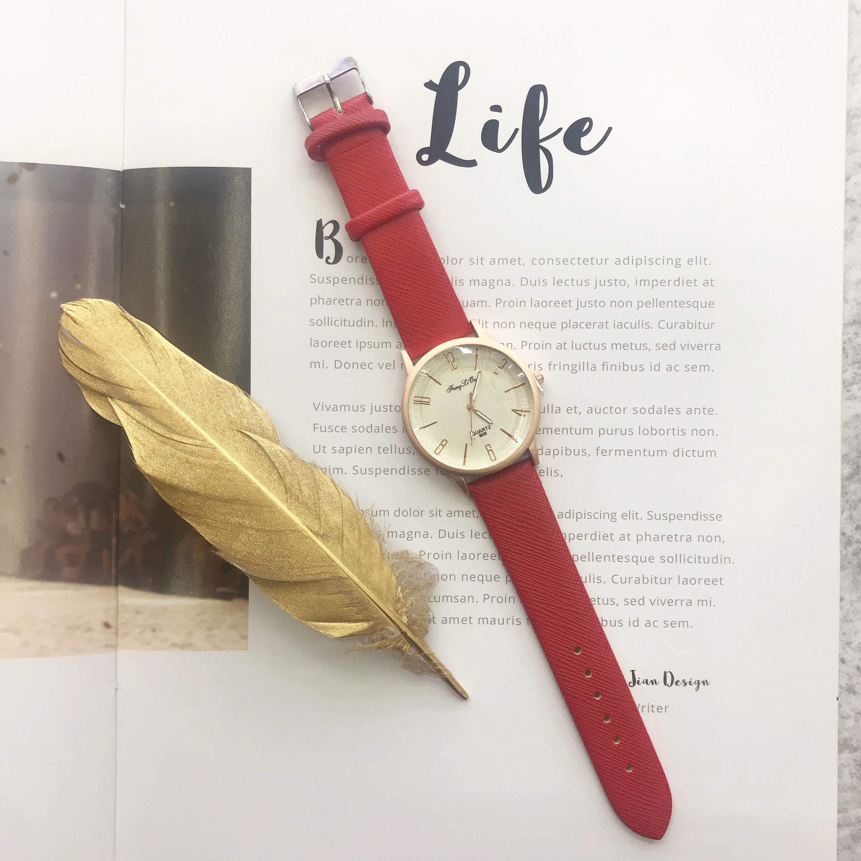 Women fashion simple quartz watch luxury leather strap rose gold alloy watchcase digital surface restoring ancient ways
Women fashion simple quartz watch luxury leather strap rose gold alloy watchcase digital surface restoring ancient ways
