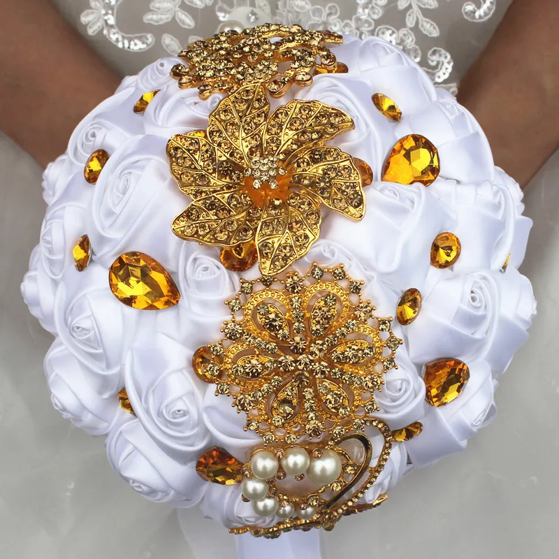 Handmade Vintage Bridal Bridemaids Bouquet White Satin Rose Flowers Golden Rhinestone Brooch Wedding Bouquets Floral Decorative
Handmade Vintage Bridal Bridemaids Bouquet White Satin Rose Flowers Golden Rhinestone Brooch Wedding Bouquets Floral Decorative