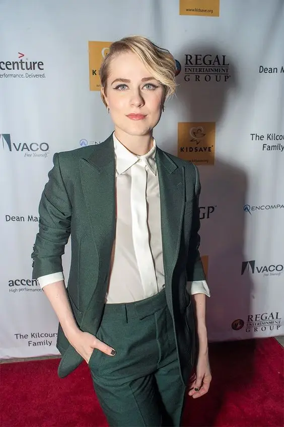 Jacket+Pants Women Business Suits Formal Dark Green Office Uniform Styles Ladies Elegant Pant Suits Peak Lapel Blazer W121
Jacket+Pants Women Business Suits Formal Dark Green Office Uniform Styles Ladies Elegant Pant Suits Peak Lapel Blazer W121