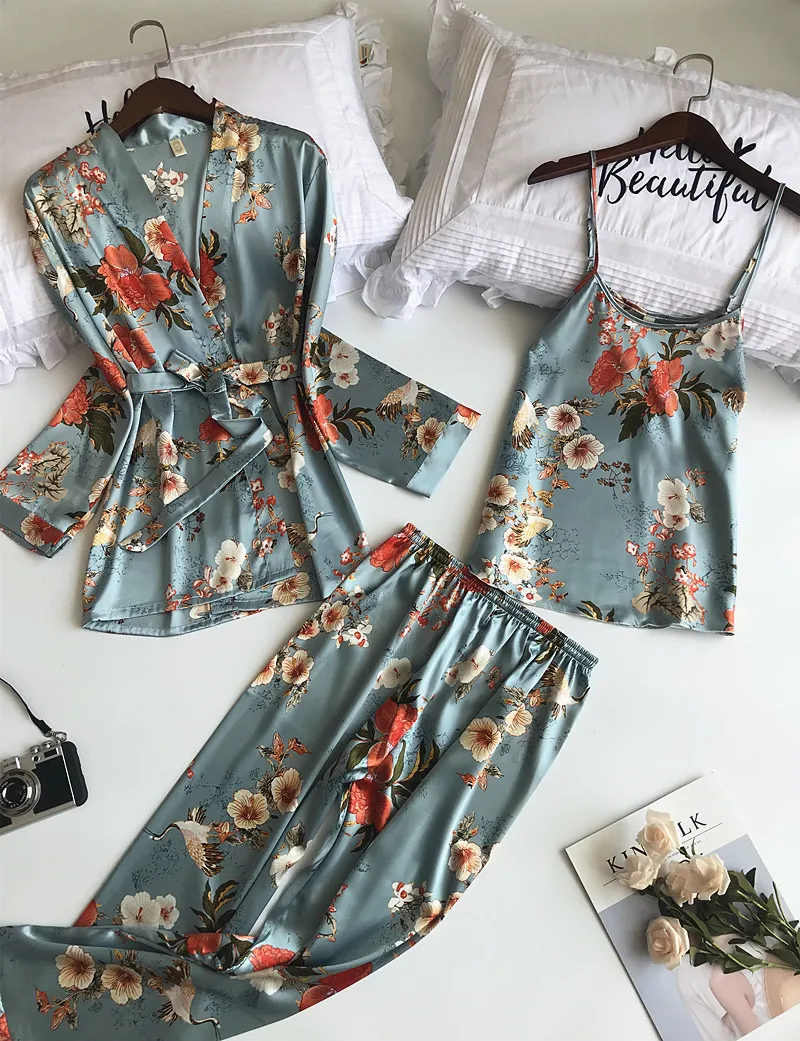 2019 Fall 3 Pcs Women Pajamas Sets with Robe Pants Sexy Pyjama Nightgown Satin Flower Print Nightwear Silk Homewear Sleepwear
2019 Fall 3 Pcs Women Pajamas Sets with Robe Pants Sexy Pyjama Nightgown Satin Flower Print Nightwear Silk Homewear Sleepwear