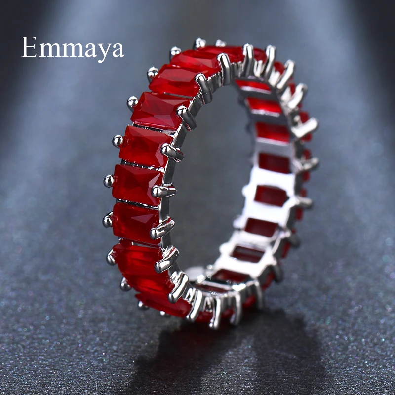 Женское серебряное кольцо Emmaya