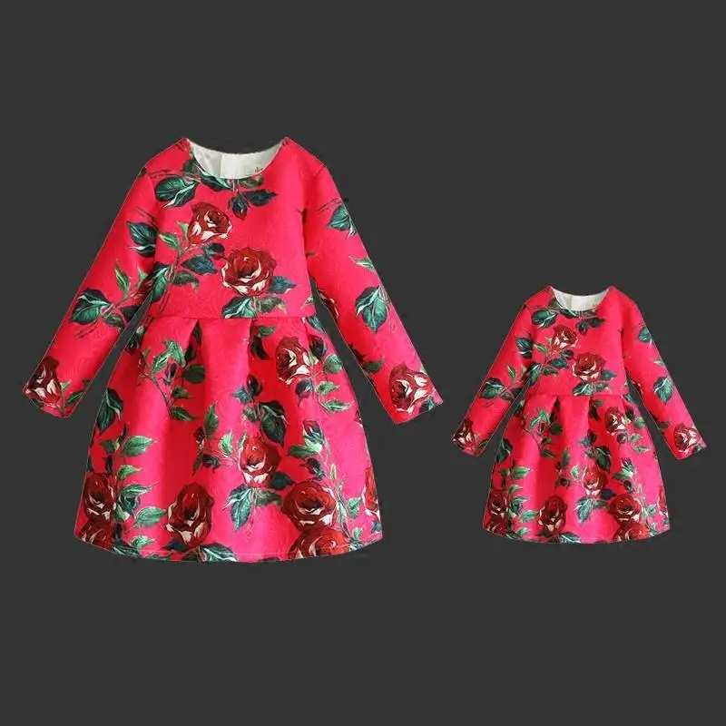 Spring rose floral prints kids dress mom daughter baby long pleated dresses family look matching clothes mother and girls skirts
Spring rose floral prints kids dress mom daughter baby long pleated dresses family look matching clothes mother and girls skirts