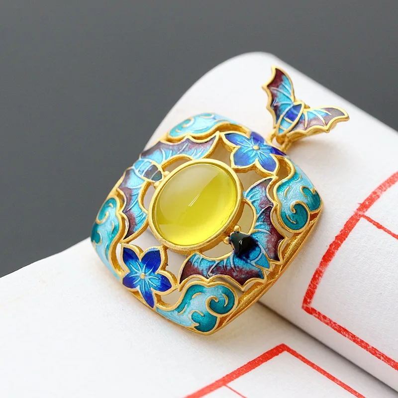 Серебряная подвеска из тайского стерлингового серебра S925, инкрустированная натуральным халцедоном, в стиле ретро
Серебряная подвеска из тайского стерлингового серебра S925, инкрустированная натуральным халцедоном, в стиле ретро