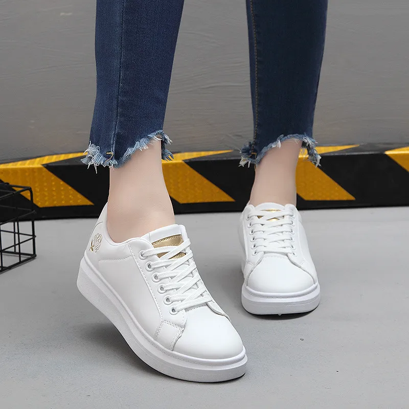 2020 Embroidery Flower Women Platform Sneakers Shoes Women Vulcanize Shoes Lace Up White sneakers Woman Leisure Chunky Sneakers
2020 Embroidery Flower Women Platform Sneakers Shoes Women Vulcanize Shoes Lace Up White sneakers Woman Leisure Chunky Sneakers