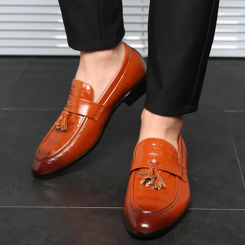 Yomior Pointed Toe Slip-On Loafers Big Size Men Italian Casual Formal Dress Shoes Platform Banquet Business Wedding Oxfords
Yomior Pointed Toe Slip-On Loafers Big Size Men Italian Casual Formal Dress Shoes Platform Banquet Business Wedding Oxfords