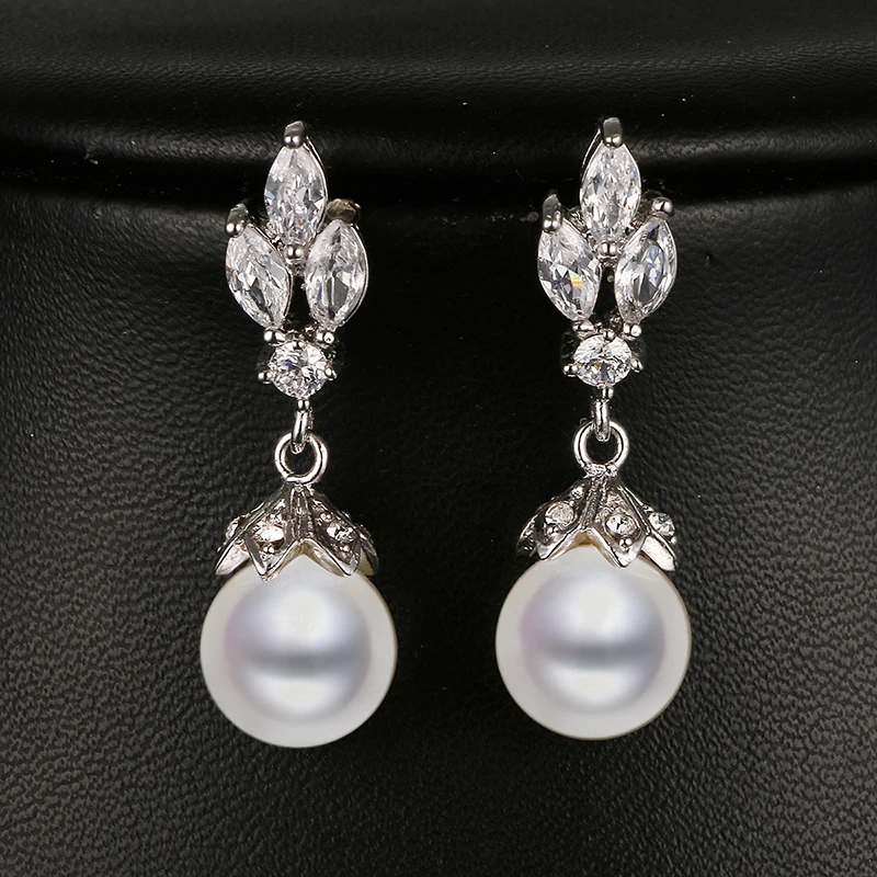 Beautiful New Design Brincos 2017 Rhinestone Pave Pearl Earring Women Bridal Jewelry White Gold Color Drop Earring E-008
Beautiful New Design Brincos 2017 Rhinestone Pave Pearl Earring Women Bridal Jewelry White Gold Color Drop Earring E-008
