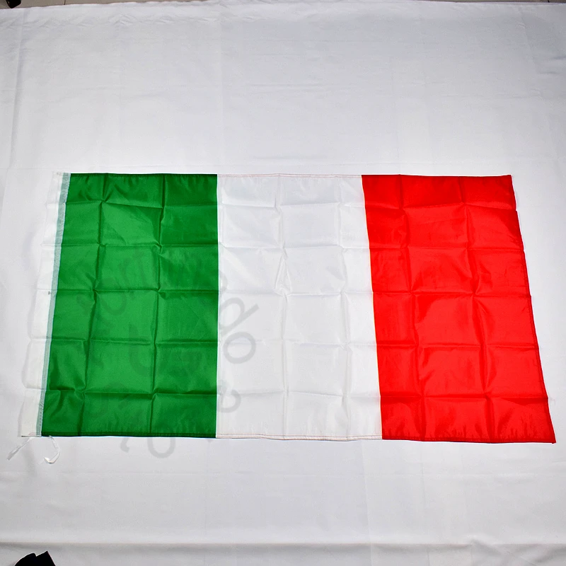 

Итальянская 90*150 см флаг, флаг 3x5 футов висящий национальный флаг для удовлетворения, парад, вечерние. Висит, украшения
