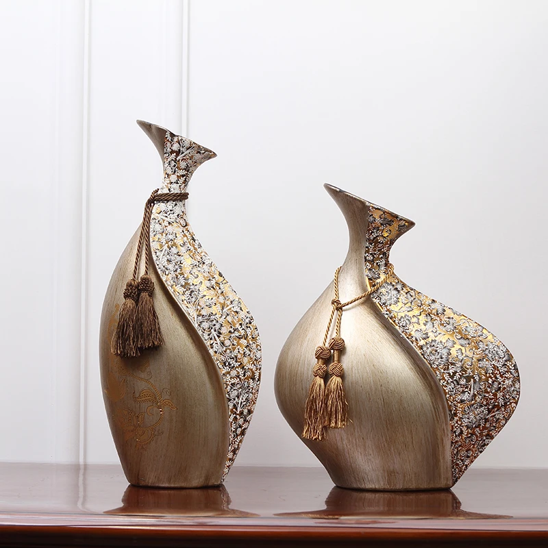 Modern fashion simple ceramic vase hand-carved crafts European-style home decorations wedding gifts miniature garden ornaments
Modern fashion simple ceramic vase hand-carved crafts European-style home decorations wedding gifts miniature garden ornaments