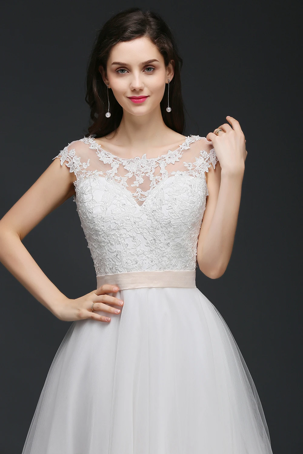 Elegant Scoop Neck Long Wedding Dresses A line Zipper Back Bridal Wedding Gown Appliques Lace Wedding Dress robe de mariee