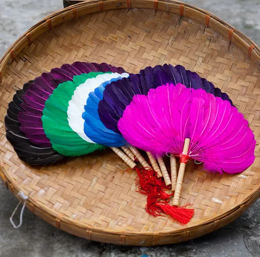 Color Craft Feather Fan Handmade Halloween party decorations decorated with belly dancers fan decorated Halloween party
Color Craft Feather Fan Handmade Halloween party decorations decorated with belly dancers fan decorated Halloween party