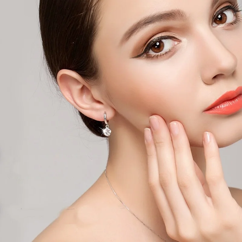 OMHXZJ Wholesale European Fashion Woman Girl Party Wedding Gift Cube White AAA Zircon S925 Sterling Silver Drop Earrings EA382
OMHXZJ Wholesale European Fashion Woman Girl Party Wedding Gift Cube White AAA Zircon S925 Sterling Silver Drop Earrings EA382