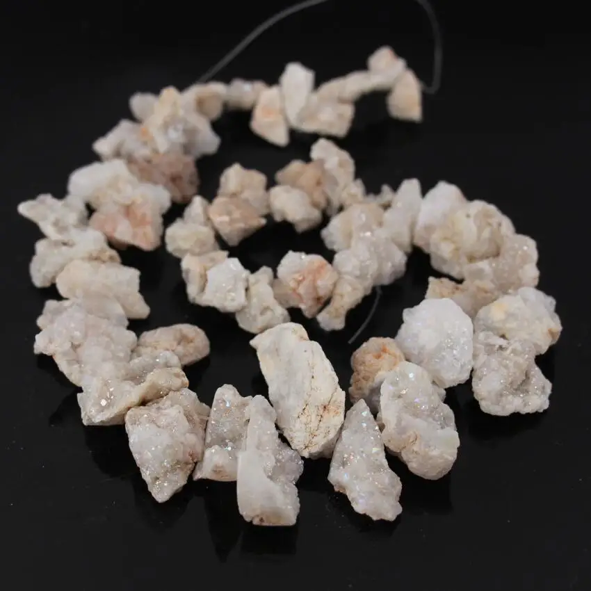 Approx55pcs/Strand Natural Ag ate Drusy Geode Quartz Top Drilled Nugget Chip Beads,Raw Quartz Druzy Freeform Slab Nugget Beads
Approx55pcs/Strand Natural Ag ate Drusy Geode Quartz Top Drilled Nugget Chip Beads,Raw Quartz Druzy Freeform Slab Nugget Beads
