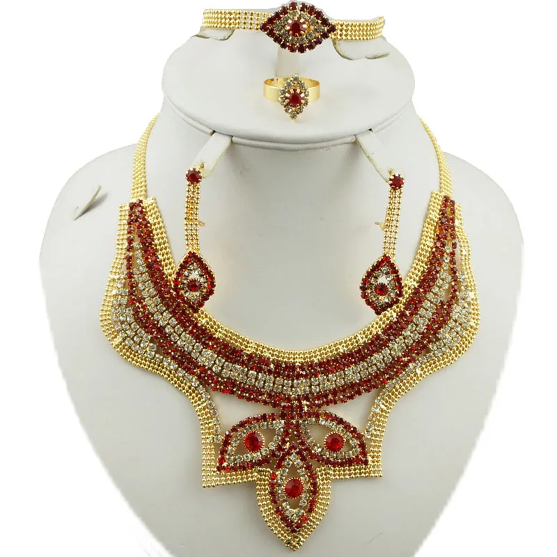 Ожерелье и бижутерия в африканском стиле с синими бусинами 
Ожерелье и бижутерия в африканском стиле с синими бусинами