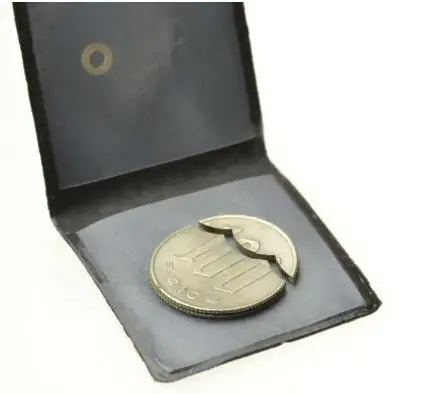 Free Shipping Bite And Restore Coin Japaness Coin Version, Accessory, Close Up,Metal Stage,Wholesale Magic Trick,Gimmick,Props
Free Shipping Bite And Restore Coin Japaness Coin Version, Accessory, Close Up,Metal Stage,Wholesale Magic Trick,Gimmick,Props