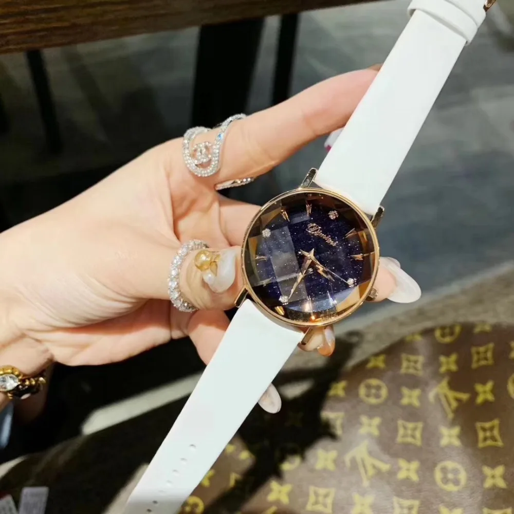 Personalized Faceted Grids Like A Pineapple Watches for Women Simple Fashion Creative Wrist watch Waterproof Real Leather Watch
Personalized Faceted Grids Like A Pineapple Watches for Women Simple Fashion Creative Wrist watch Waterproof Real Leather Watch