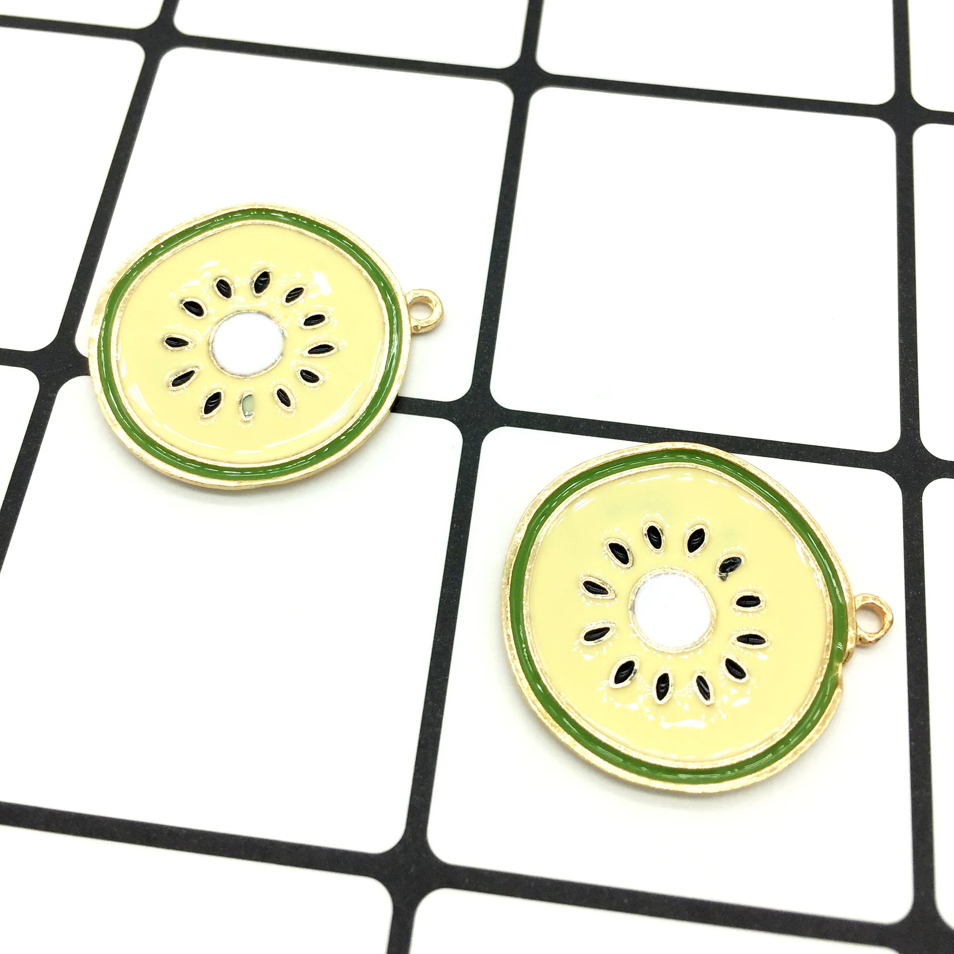 50pcs Enamel Kiwi fruit Charms Handmade personality earring bracelet necklace Jewelry Making DIY accessories Findings Components
50pcs Enamel Kiwi fruit Charms Handmade personality earring bracelet necklace Jewelry Making DIY accessories Findings Components