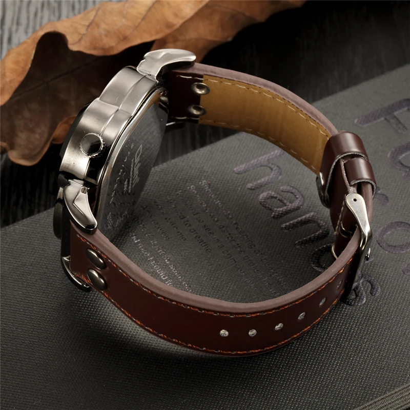 Oulm Two Time Zone Sports Wristwatch Men's Military Army Casual PU Leather Strap Antique Designer Quartz Watch Male Clock
Oulm Two Time Zone Sports Wristwatch Men's Military Army Casual PU Leather Strap Antique Designer Quartz Watch Male Clock