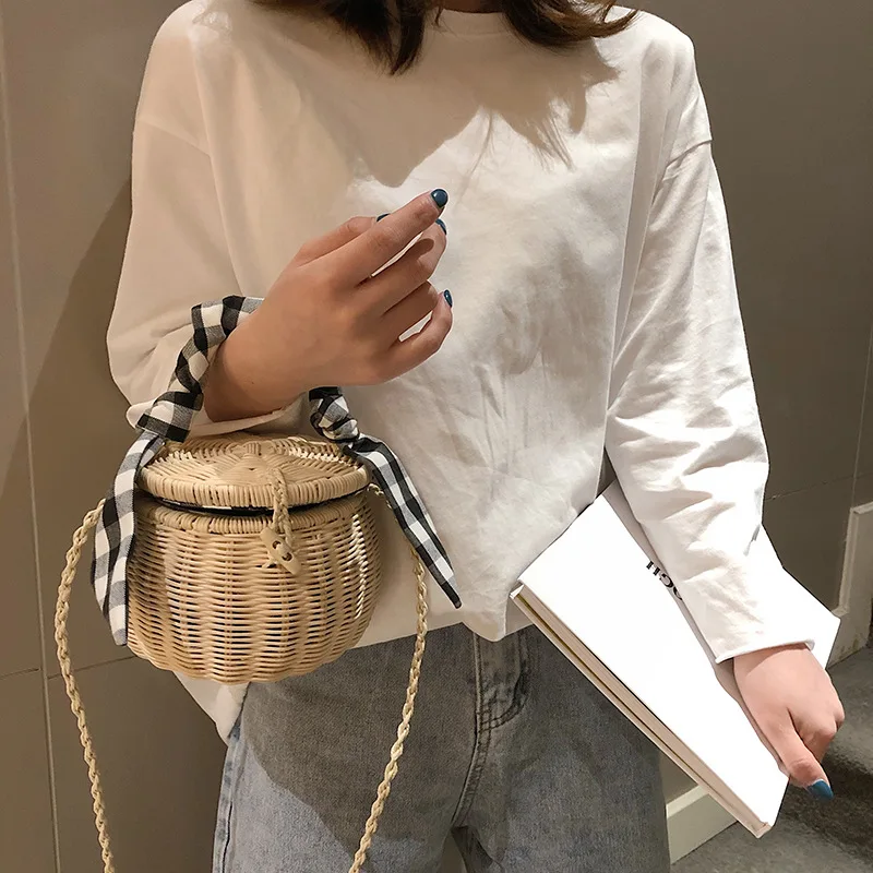 Fashion Women Summer Rattan Bag Straw Handmade Woven Beach Cross Body Bag Handbag Ribbons Circle Bohemia Handbag Exquisite Totes
Fashion Women Summer Rattan Bag Straw Handmade Woven Beach Cross Body Bag Handbag Ribbons Circle Bohemia Handbag Exquisite Totes