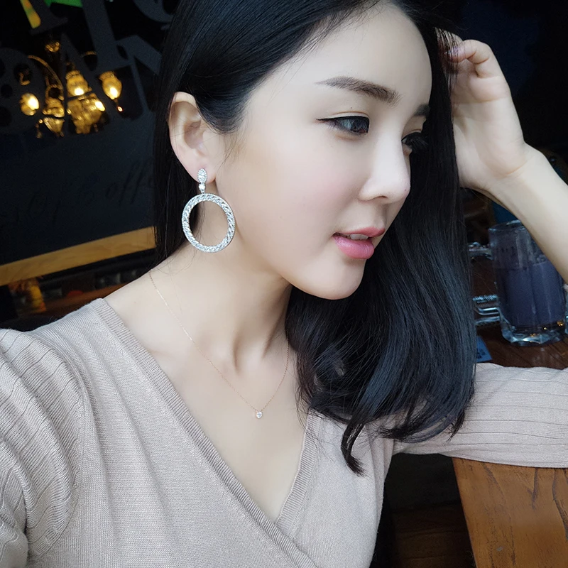 New Arrival Hyperbole Round CZ Stones Crystal Dangle Earrings For Women Fashion Big Circle Cubic Zircon Drop Earring
New Arrival Hyperbole Round CZ Stones Crystal Dangle Earrings For Women Fashion Big Circle Cubic Zircon Drop Earring