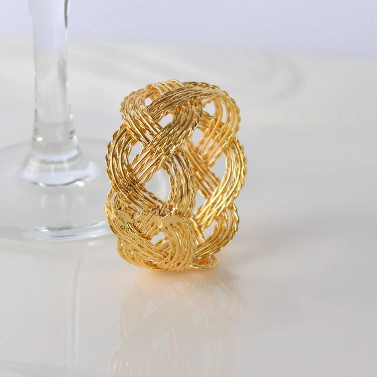 2pc Fashion Napkin Rings Golden Wire Weave Napkin Holder Serviette Ring Napkin Circle Western Dinner Towel Ring Table Decoration
2pc Fashion Napkin Rings Golden Wire Weave Napkin Holder Serviette Ring Napkin Circle Western Dinner Towel Ring Table Decoration
