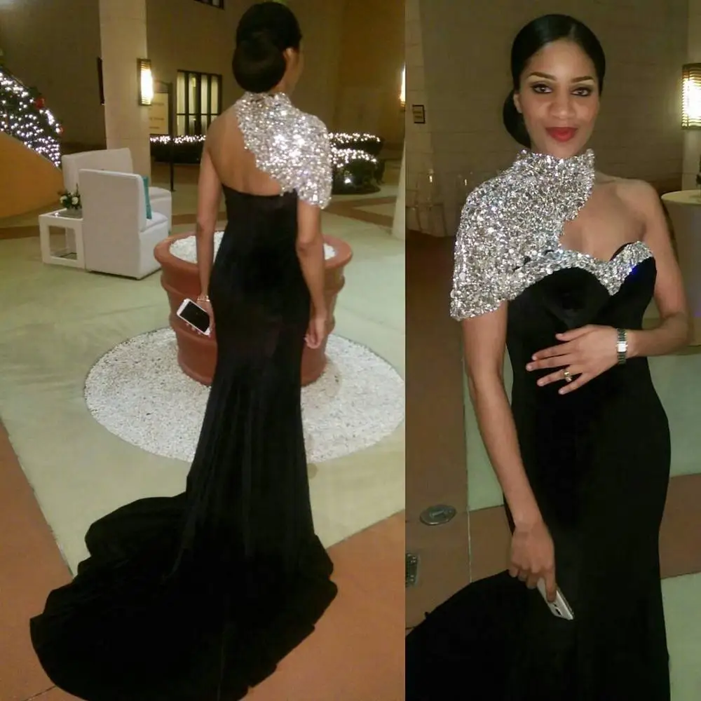 Elegant Arabic Evening Gowns Rhinestone Backless Prom Dresses High Neck African Formal Evening Dress Beaded Velour Party Dress
Elegant Arabic Evening Gowns Rhinestone Backless Prom Dresses High Neck African Formal Evening Dress Beaded Velour Party Dress