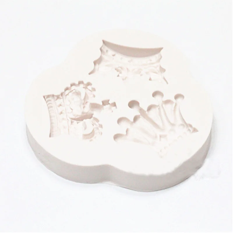 New Arrival Silicone Mold Fondant Mould Crown 3 Hole Candy Mold for Cake Decorations Crown Sugar Cake 3D Food Grade Silicone 001
New Arrival Silicone Mold Fondant Mould Crown 3 Hole Candy Mold for Cake Decorations Crown Sugar Cake 3D Food Grade Silicone 001