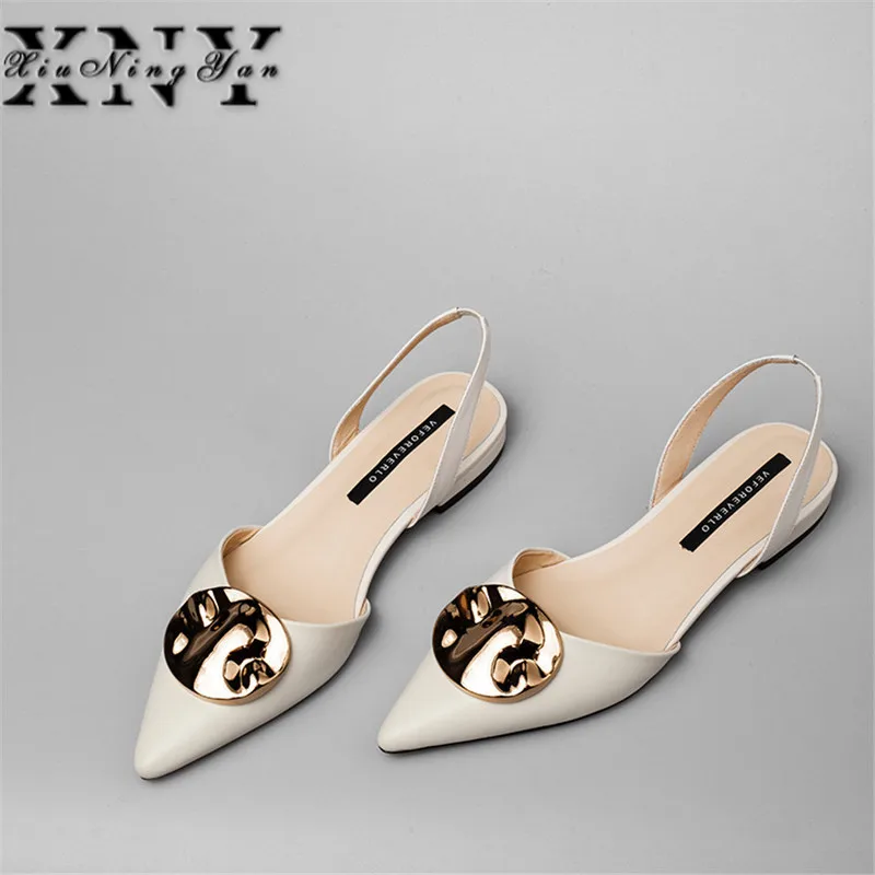 Full Genuine Leather Pointed Toe Low-heel Comfortable Women Metal Decroation Shoes High Quality Office Ladies Shoes Women Heels
Full Genuine Leather Pointed Toe Low-heel Comfortable Women Metal Decroation Shoes High Quality Office Ladies Shoes Women Heels