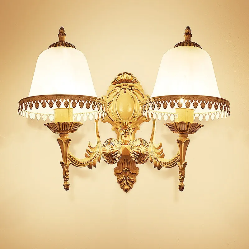 European wall lamp, garden wall lamp, antique, European style bedside bedroom, living room lamp.
European wall lamp, garden wall lamp, antique, European style bedside bedroom, living room lamp.