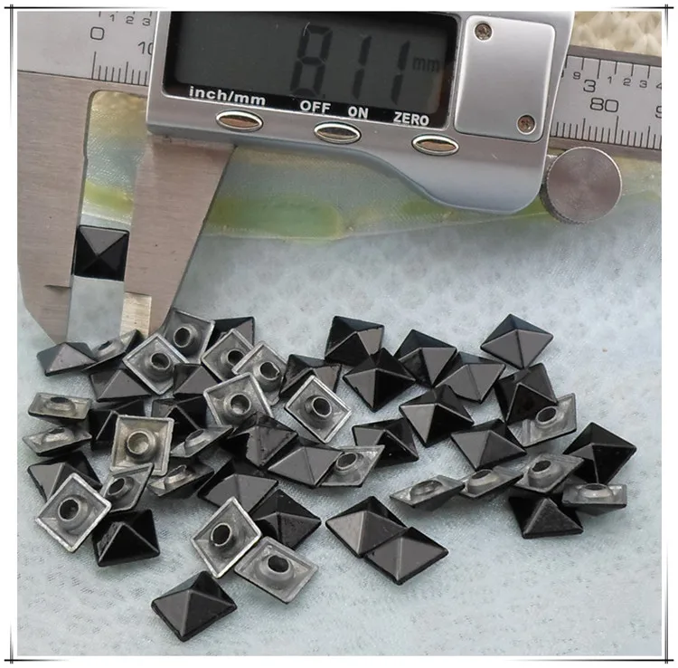 50sets/pack Sale Rebite 8mm (length), 4mm (height) Black studs for clothing Pyramid Tachas Spikes Para Rivet Free Shipping H-04
50sets/pack Sale Rebite 8mm (length), 4mm (height) Black studs for clothing Pyramid Tachas Spikes Para Rivet Free Shipping H-04
