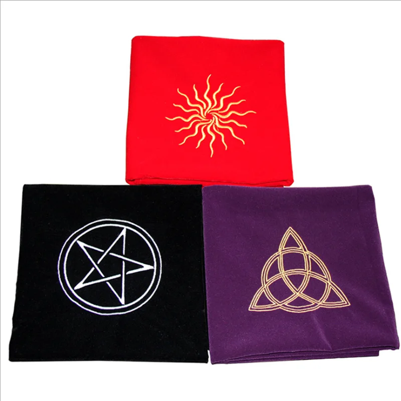 Tarot card divination tablecloth sun five-star star three goddess velvet thickening flannel board game accessories 60*60cm
Tarot card divination tablecloth sun five-star star three goddess velvet thickening flannel board game accessories 60*60cm