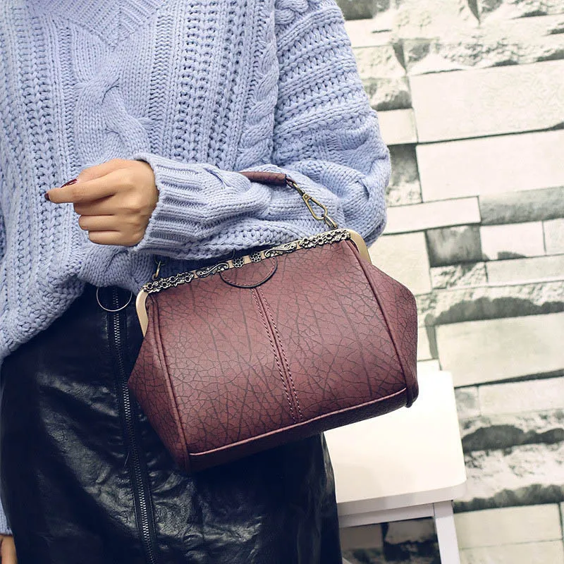 Women Leather Handbags Retro Women'S Bags Clip Female Bag Shoulder Messenger Bag Female Crossbody Bags For Women Bolsas Feminina
Women Leather Handbags Retro Women'S Bags Clip Female Bag Shoulder Messenger Bag Female Crossbody Bags For Women Bolsas Feminina