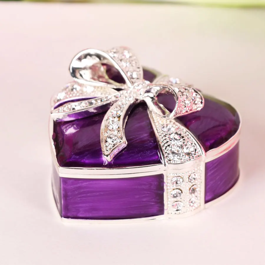 European Butterfly heart shape metal jewelry storage box desktop organizer Wedding Ring storage box for home decoration Z092
European Butterfly heart shape metal jewelry storage box desktop organizer Wedding Ring storage box for home decoration Z092