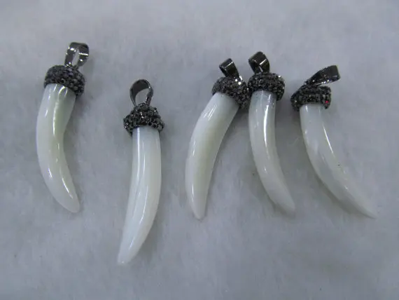 20pcs 40-70mm mop shell bead,micro pave crystal ,hematite pendant leaf horn sharp handmade pendant
20pcs 40-70mm mop shell bead,micro pave crystal ,hematite pendant leaf horn sharp handmade pendant